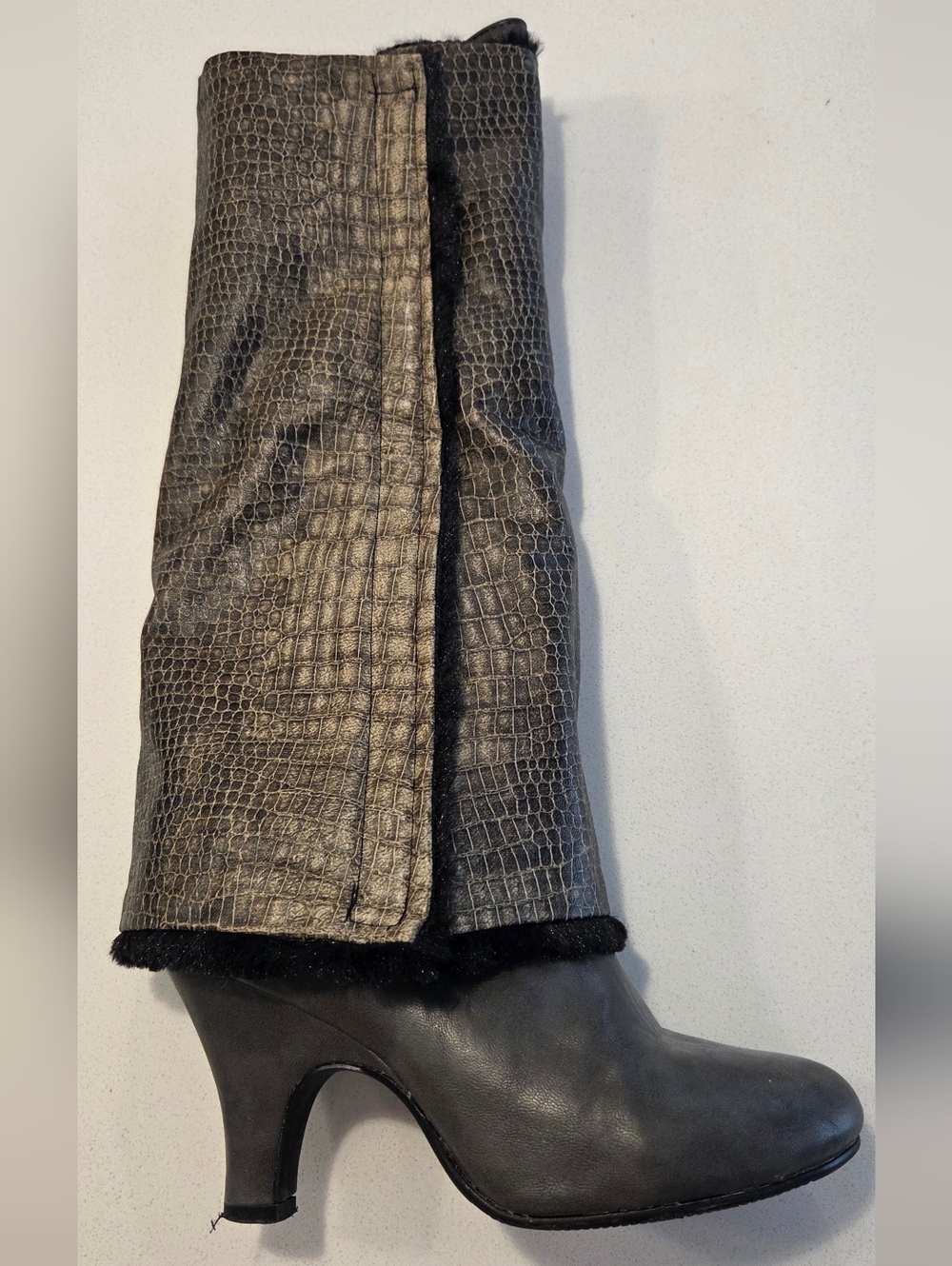 Women's Reversible Faux Fur For Boots - Picture 2 of 4